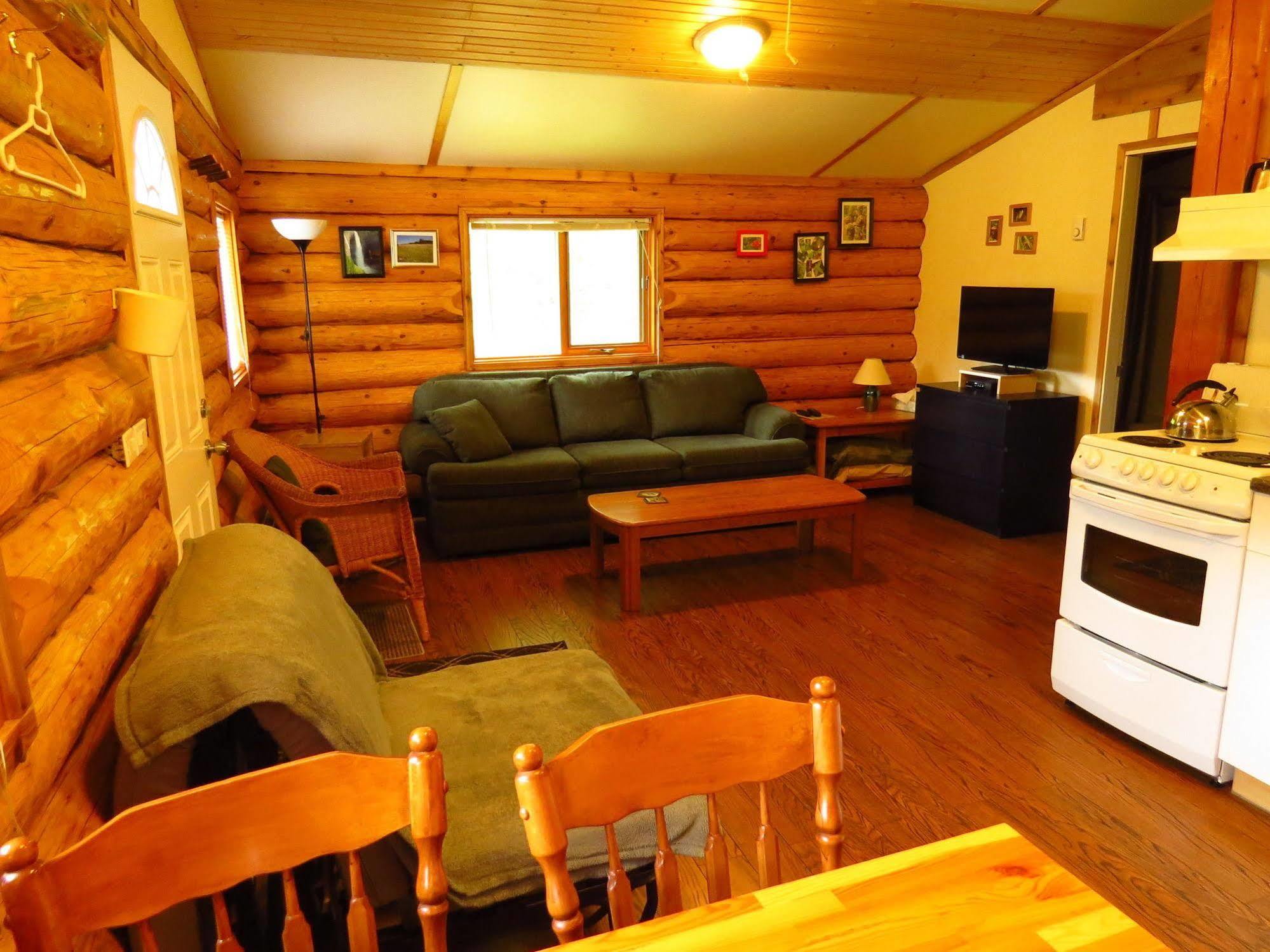 Cedar Haven Cabins And Resort Clearwater Bagian luar foto