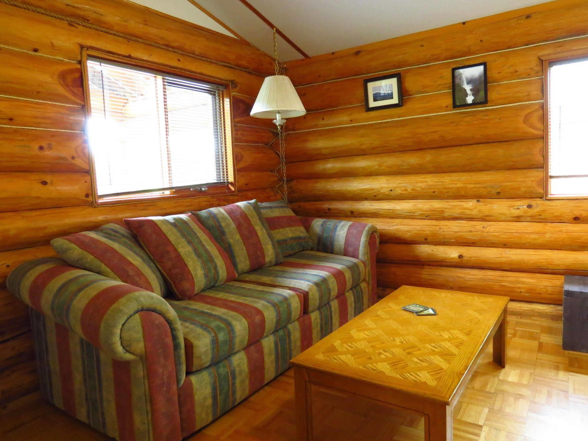 Cedar Haven Cabins And Resort Clearwater Bagian luar foto